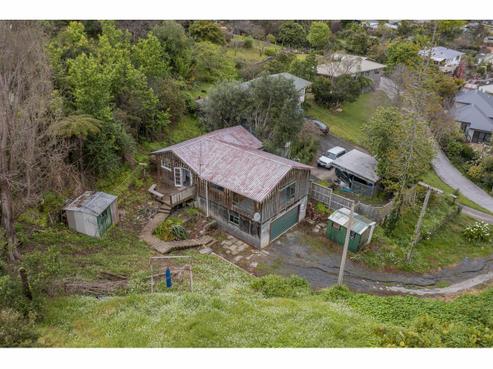 618 Augustus Street North, Thames