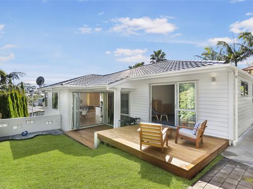 30 Margaret Henry Crescent, Oteha