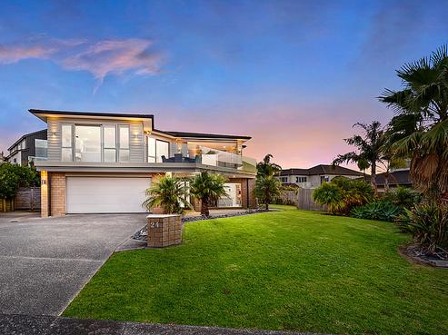 24 Intrepid Crescent, Beachlands