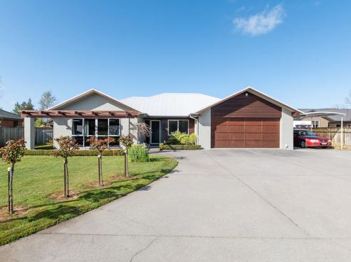 16 Holden Avenue, Holdens Bay