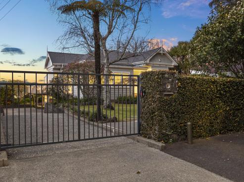 25 Almorah Road, Epsom