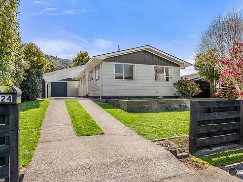 24 Omaha Grove, Totara Park