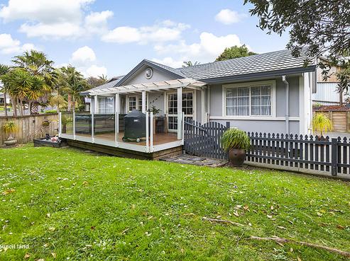 403 Whangaparaoa Road, Stanmore Bay