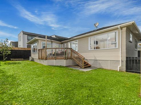 86A Sylvan Crescent, Te Atatu South