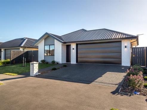 7 Peregrine Crescent, Rolleston