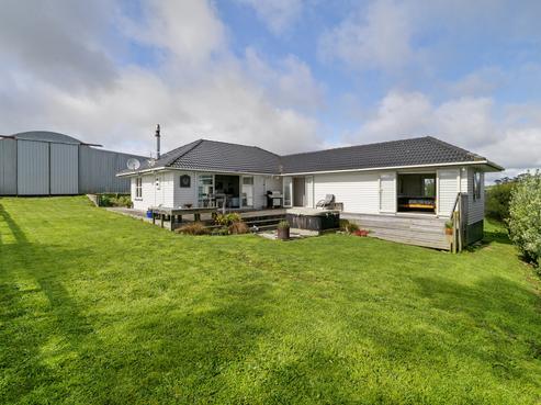 85 Heaven Road, Wharehine