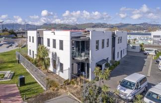 Refurbished 473sqm office available now for lease