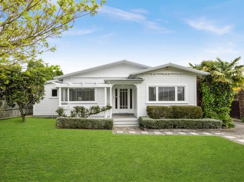 8 Lindsay Street, Havelock North
