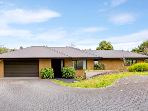 35 Dalmore Way, Acacia Bay