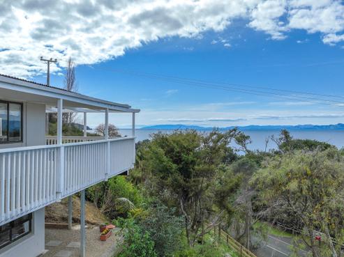 1801A East Coast Road, Whakatiwai