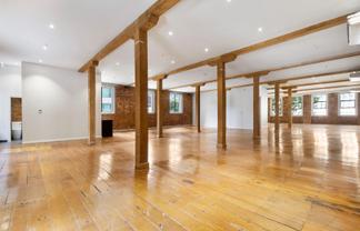CBRE - Urban Chic Office