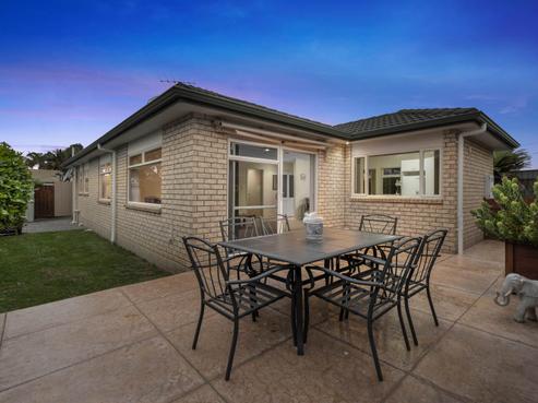 52 Doment Crescent, Orewa