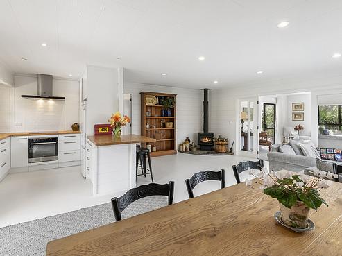 131 Field Way, Waikanae Beach