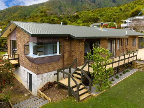 12 Rimu Terrace, Waikawa