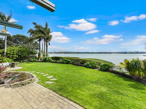 17 Sanctuary Point, Sunnyhills