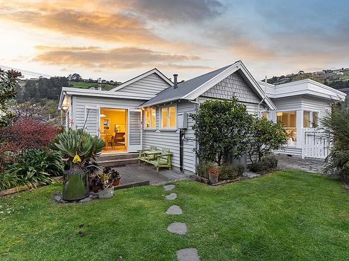 16 Bay View Road, Moncks Bay