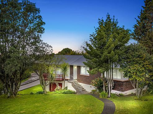 16 Blue Gum Rise, Sunnyhills