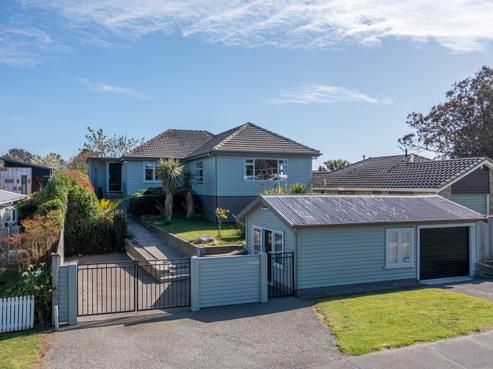 9 Weka Road, Raumati Beach