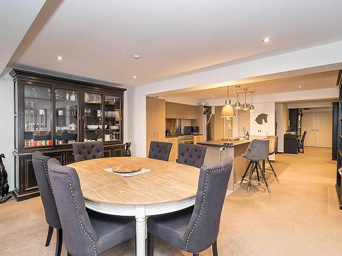 2/2 Manor Place, Dunedin Central