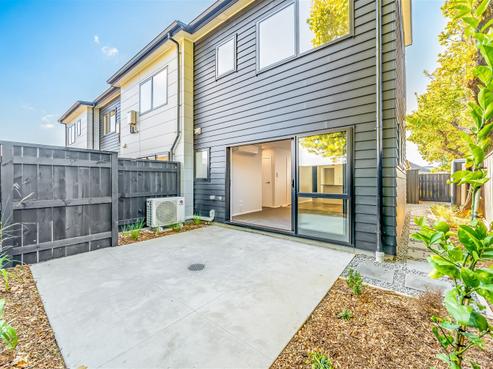 24D Palmer Crescent, Silverstream