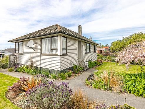 9 Old North Road, Marchwiel