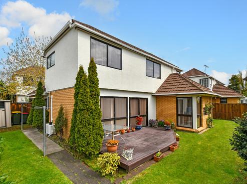 2/15 Millhouse Drive, Northpark