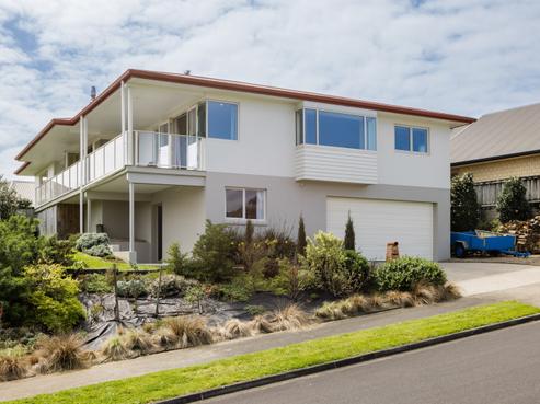 5 Alford Place, Huntington