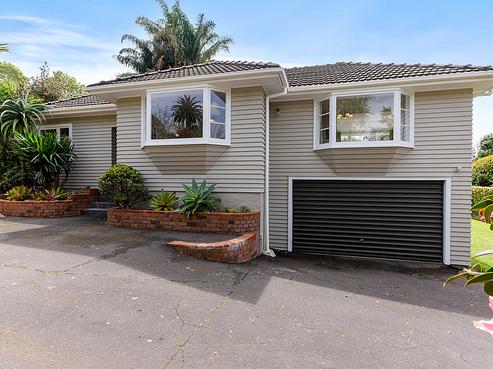 17A Heywood Crescent, Epsom