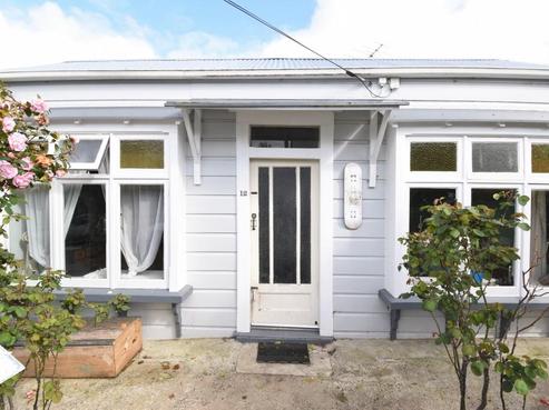 12 Macnee Street, Mornington