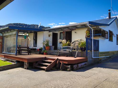 49 Omapere Street, Dobson