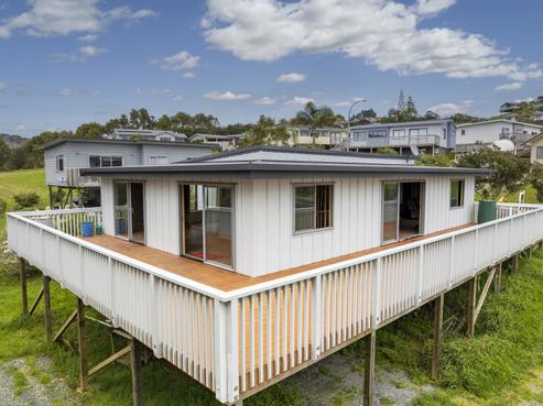 4 Magnolia Drive, Cable Bay