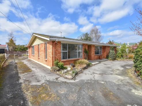 215 Union Street, Milton