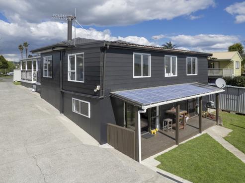 51 Lagoon Place, Poike
