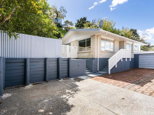 2/9 Waterloo Place, Westown