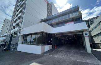 AFFORDABLE OFFICE WITH 57 CAR PARKS!
