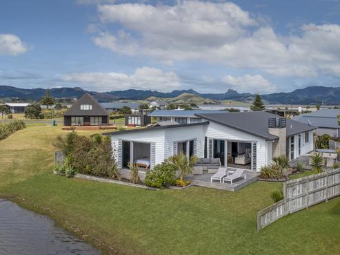 129 Harbour Drive, Matarangi