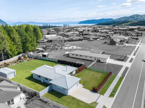 12 Karaka Place, Kinloch