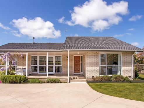16 Cam Place, Harewood