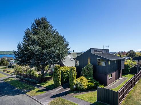 1/8 Tobin Place, Richmond Heights
