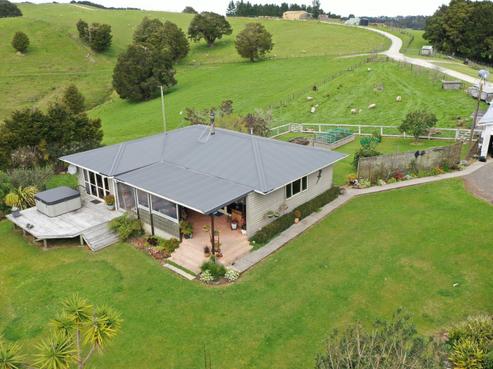 1105 Ararua Road, Otamatea Surrounds