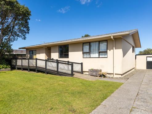 34 Trelawney Crescent, Westown