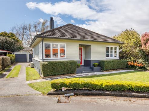 46 Savage Crescent, West End