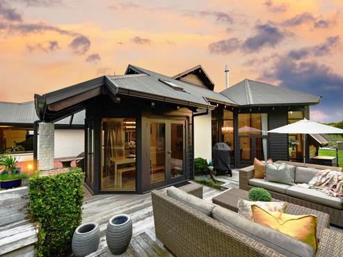 957 River Road, Queenwood