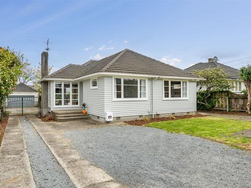 15 Argyle Grove, Trentham