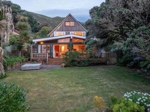 16 Ames Street, Paekakariki