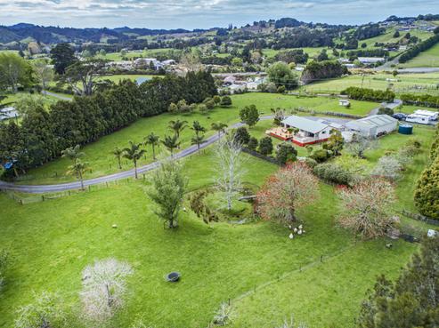 27 Apotu Road, Kauri
