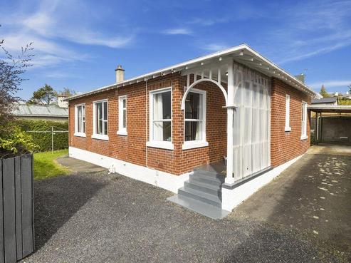 8A Bruce Street, Roslyn