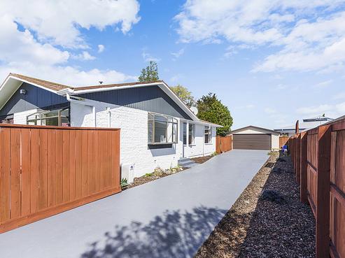 16 La Perouse Place, Northcote