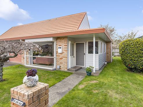 2/17 Redwood Close, Paraparaumu