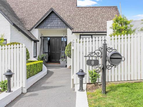 8 Byblos Place, The Gardens
